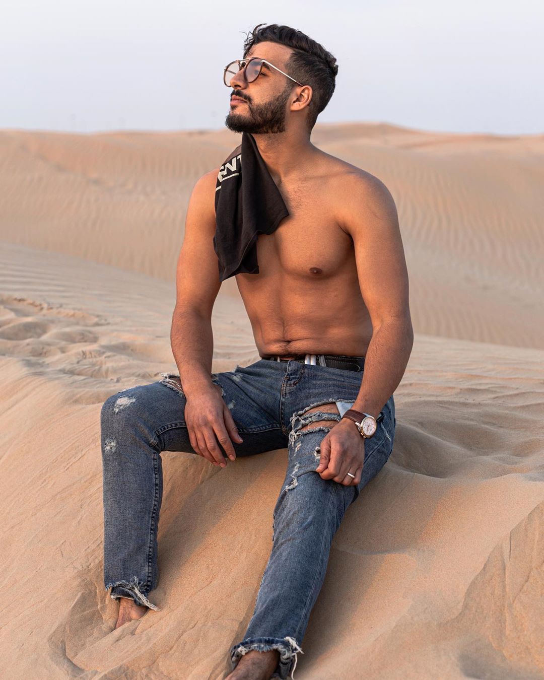 Capture the beauty of Dubai's desert with our male photographer. Book now for stunning images and a memorable experience.